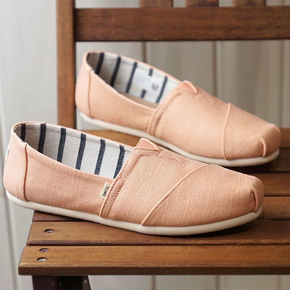 🔥✨ 9.5 TOMS Coral Canvas Classics NWT ‼️🔥🥰🥰